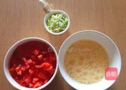 Illustration of how to make tomato, egg and corn noodles 2