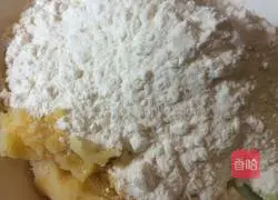 Illustration of how to make potato noodles 7