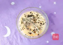 Illustration of how to make black sesame fish and egg custard 11