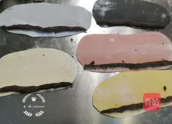 Illustration of how to make rainbow bean rolls 9