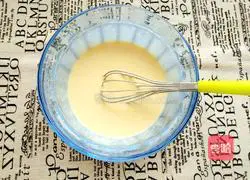 Illustration of how to make fruit crepes 3