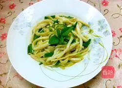 Illustration of how to tear shiitake mushroom roots by hand 7