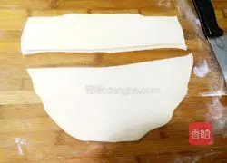 Illustration of how to make Chinese cabbage and meat wontons 19