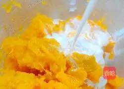 Mushroom Pumpkin Soup Recipe Illustration 7