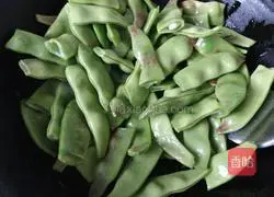 Illustration of how to make braised beans and noodles 3