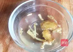 Illustration of how to make stuffed buns with lotus root and pickled cabbage 4