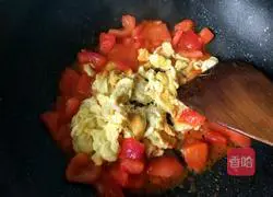 Illustration of how to make tomato and egg noodles 12