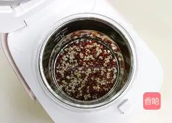 Illustration of how to make red bean and barley sweet rice wine 3