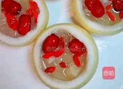 Illustration of how to make red dates, snow fungus, rock sugar and snow pear 5