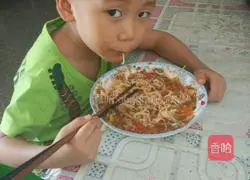 Illustration of making mixed noodles 11