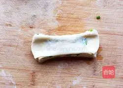 Illustration of how to make chive flower rolls 11