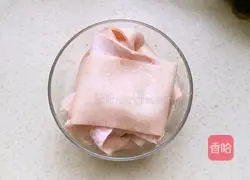 Lemon and pork rinds Illustration of how to do it 1