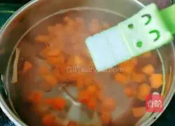 Illustration of how to make carrot and shrimp noodles 6