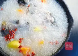 Illustration of how to make papaya fish soup 7