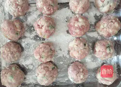 Illustration of how to make fried meatballs 7