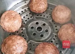 Illustration of how to make mushroom buns 11