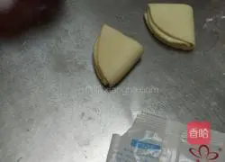 Illustration of how to make lotus leaf steamed buns 7