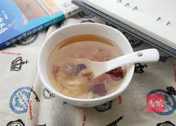 Illustration of how to make red dates, white fungus, peach gum and longan soup 8