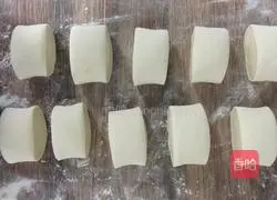 Illustration of how to cut steamed buns 11