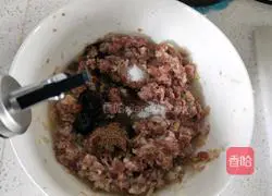 Illustration of how to make pork and radish dumplings 4