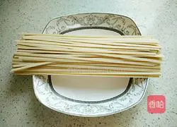 Illustration of making homemade cold noodles 1