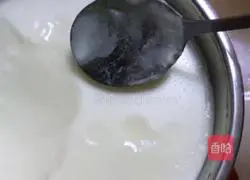 Illustration of how to make homemade yogurt with milk powder 9