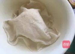 Illustration of how to make pumpkin willow noodles 1