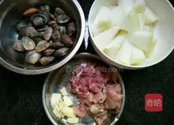 Illustration of how to make winter melon, flower and clam meat slices soup 2