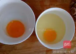 Illustration of how to make fried steamed buns with eggs 3