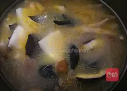 Coconut Silky Chicken and Barley Soup Recipe Illustration 4