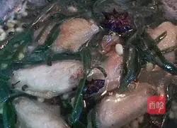 Kelp and soybean stewed chicken wings Practice illustration 6