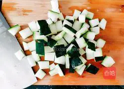 Illustration of how to make rock sugar citrus and winter melon peel 3