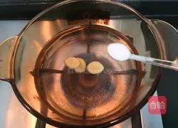 Illustration of how to make shrimp and seaweed noodles 6