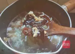 Wood fungus, shrimp skin and egg drop soup Illustration of practice 14