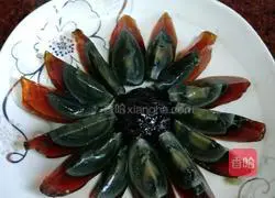 Illustration of how to make cold preserved eggs 1