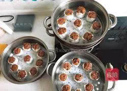 Illustration of how to make siomai 9