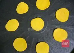 Illustration of how to make millet egg pancake (baby food supplement) 9