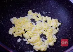 Illustration of how to make fried pork slices with cucumber and eggs 5
