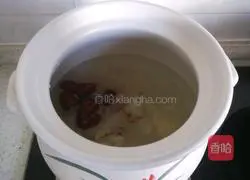 Illustration of how to make Tremella Peach Gum Snow Swallow Soup 8