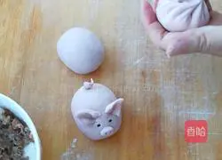 Illustration of how to make piglet fresh meat buns 5