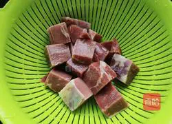 Illustration of how to make Borscht (home version) 1