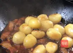 Illustration of how to cook pork belly and small potatoes 15