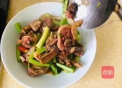 Illustration of how to make fried duck with celery 9