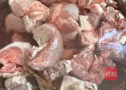 Illustration of Sauerkraut and Spare Ribs Soup 1