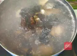 Illustration of how to cook duck gizzard and tube bone 11