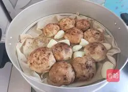 Illustration of how to make mushroom buns 4