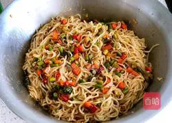 Illustration of how to make colorful Ding Ding noodles 7