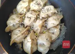 Illustration of how to make fried buns 15