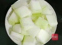 Illustration of how to make winter melon and meatball soup 1