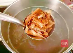 Big Foot Tomato Beef Bone Soup Recipe Illustration 7